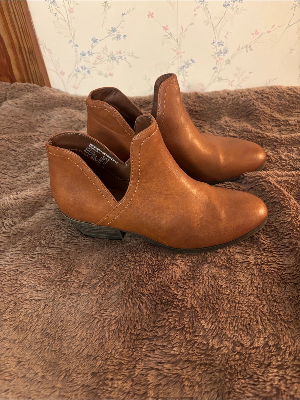 Faded Glory Tan Cutaway Ankle Booties